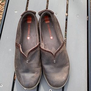 Merrell move. Coffee bean color.